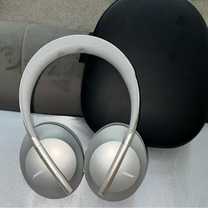 Nose noise cancellation headphones 700